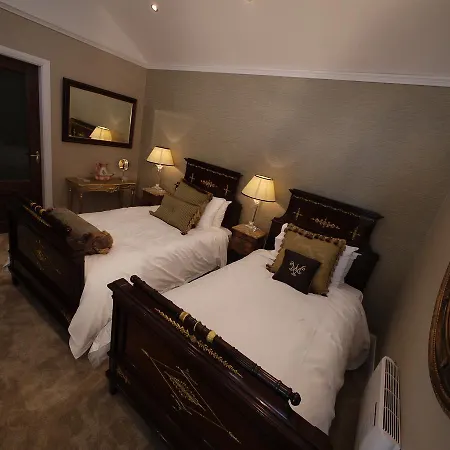 Panzió The Carriage At Beechpark House 4*