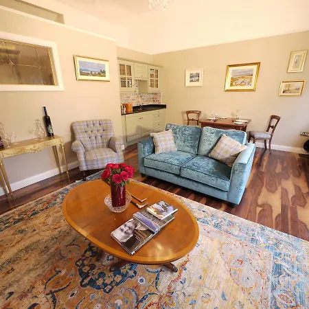 The Carriage At Beechpark House 4*