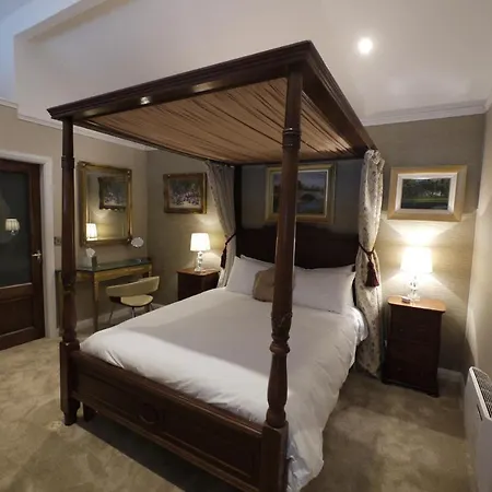 The Carriage At Beechpark House B&B