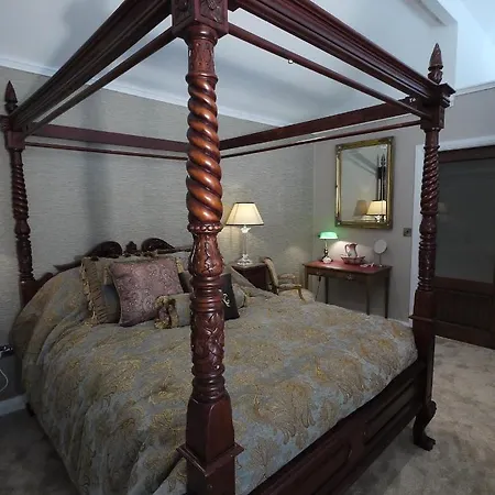 The Carriage At Beechpark House * Bunratty