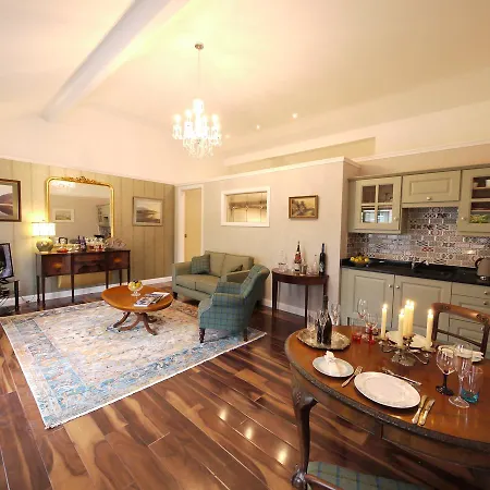 住宿加早餐酒店 The Carriage At Beechpark House 4*