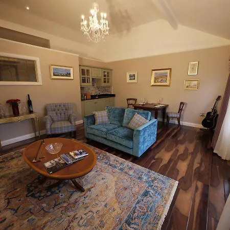 The Carriage At Beechpark House Couette-café